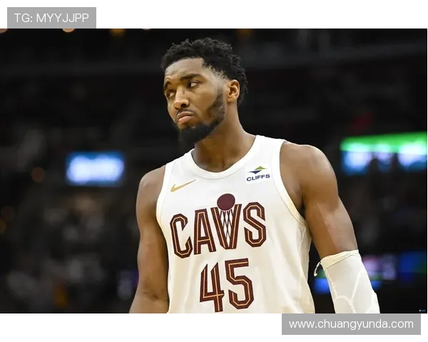 多诺万米切尔引领球队崛起展现超级球星风采与领袖魅力