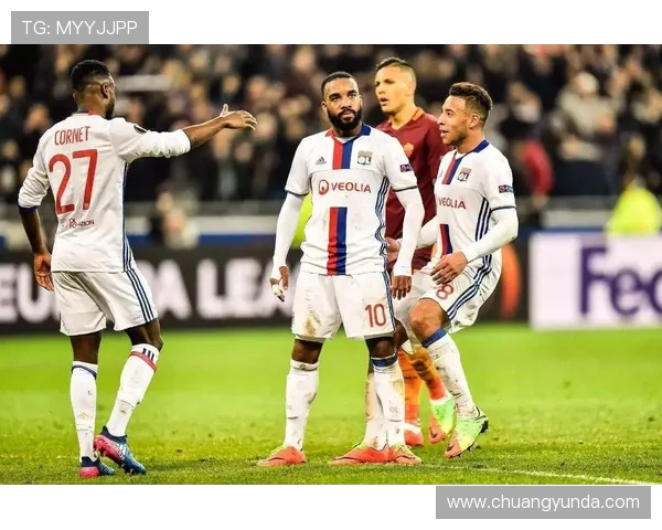 甘冈与瓦朗谢激战正酣谁能在法甲赛场上笑到最后