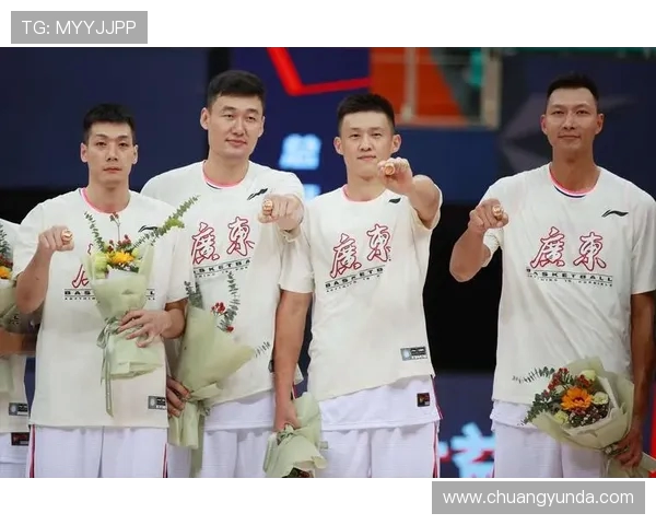 重庆篮球队快攻革新之路：战术创新与团队协作的完美结合